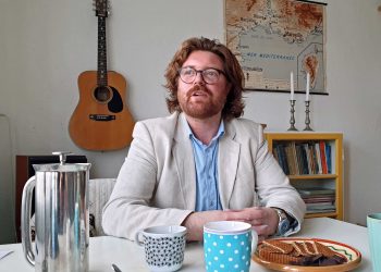 Poeten på tredje til højre