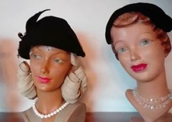 ”Mit historiske klædeskab” – En udstilling om kvindemode 1910-1970